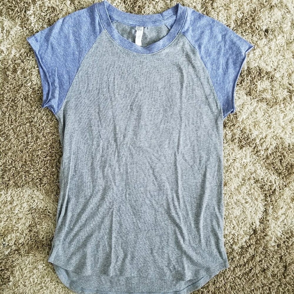 Under Armour T shirt Small